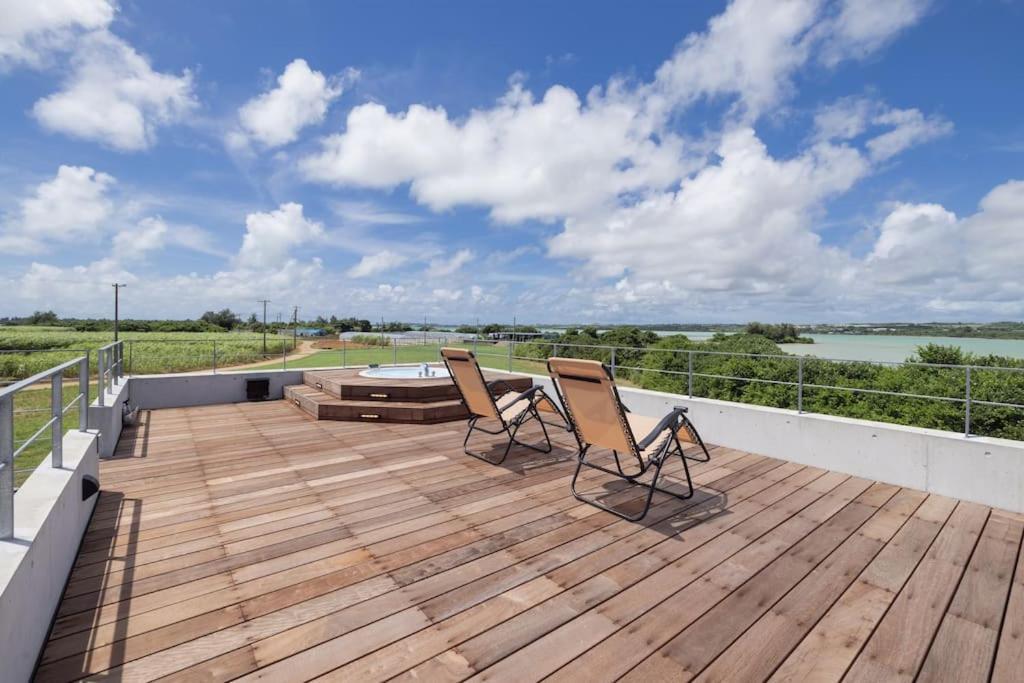 Bord De La Villa Miyakojima (Okinawa)